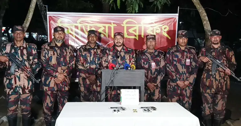 উদ্ধার করা অস্ত্র